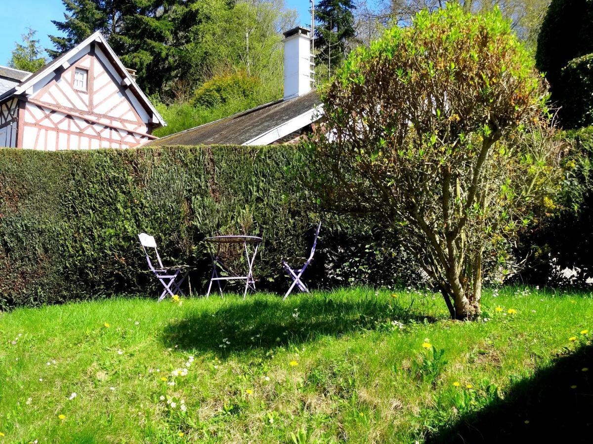 Villa L'Ajoussienne Esterno foto